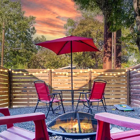 Soak In Cowboy Pool, Walk To 6St Eateries, King Beds Villa